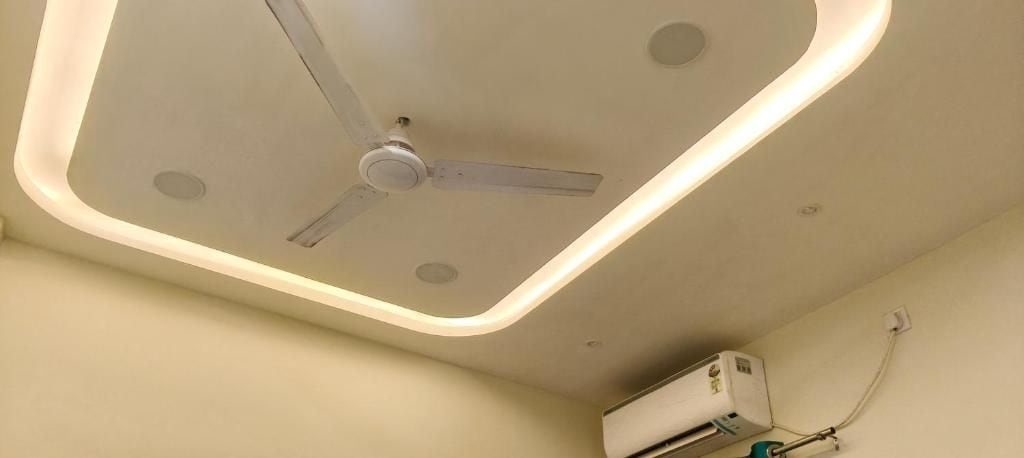 Miscellaneous 4, Hotel shivansh, East Nimar
