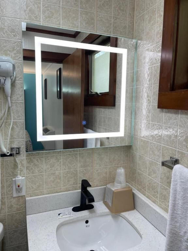 Bathroom 5, Belmont Motel, Somerset