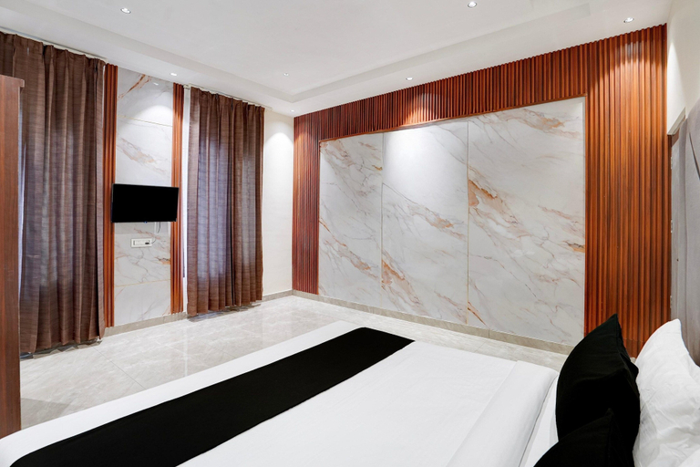 Room 5, Collection O City Centre Sapror, Kapurthala