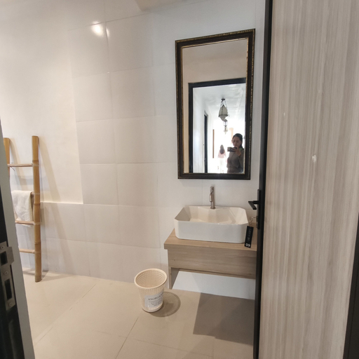 Bathroom 2, OYO 95416 Griya House Bstc, Denpasar