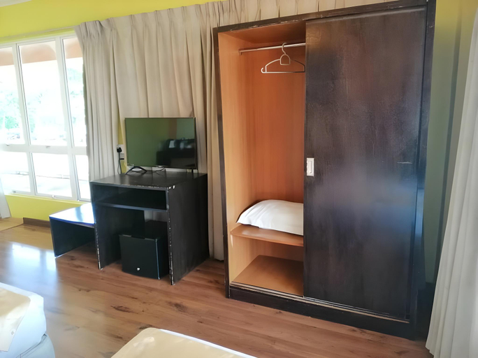 Bedroom 2, King Park Hotel, Sandakan