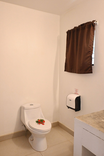 Bathroom 5, Hotel Pasatiempo, Santa Cruz