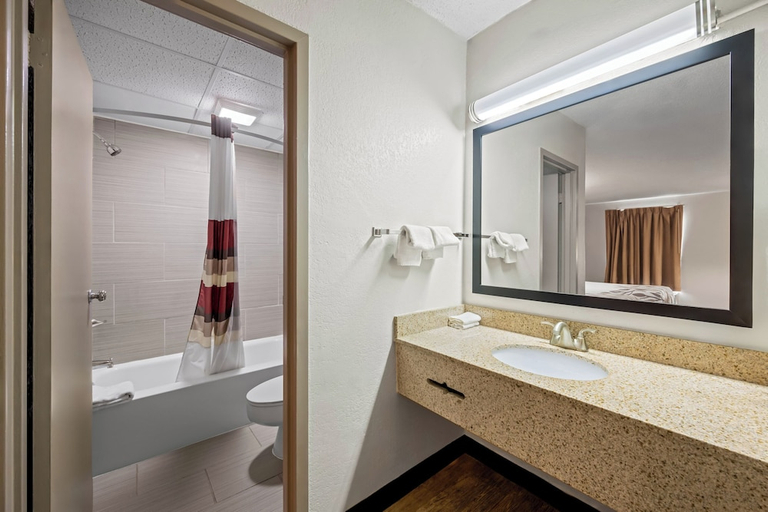 Bathroom 4, Red Roof Inn Abingdon, Washington