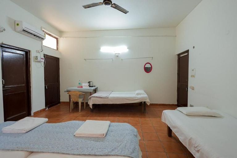 Room 4, Omji Ashram - Maa Anandmayi, Mathura