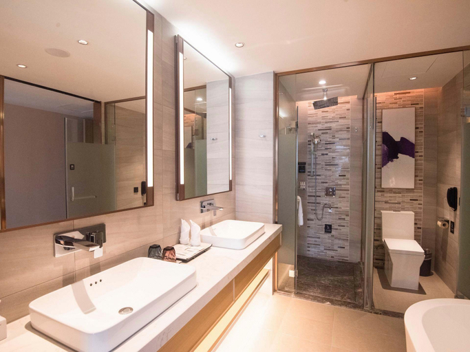 Bathroom 4, Lavande Hotel Ganzhou Longnan Yingbin Avenue, Ganzhou