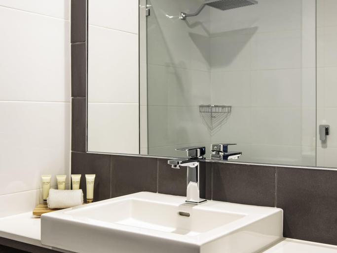 Bathroom 5, Mercure Sunshine Coast Kawana Waters, Caloundra - Kawana