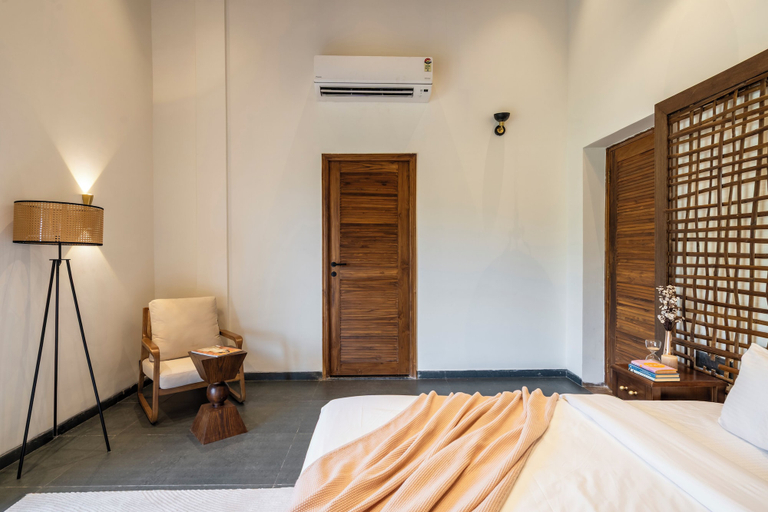 Room 4, Staymaster Timber Ridge - 4BR with Pool, North Goa