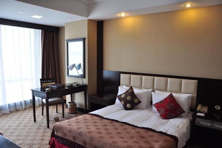 Bedroom 2, Oriental Deluxe Hotel, Hangzhou