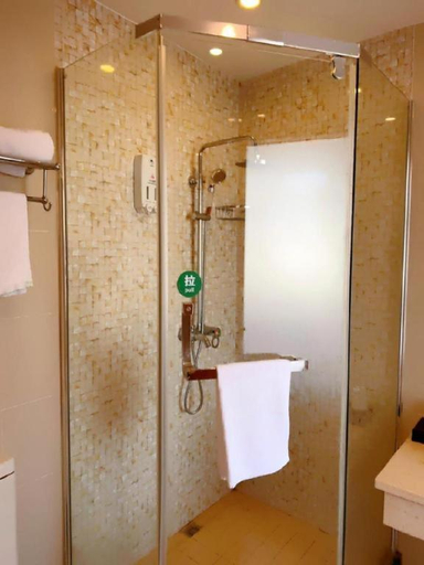 Bathroom 4, Greentree Inn Shanghai Fengxian District Xiaotang , Shanghai