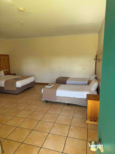 Bedroom 3, Lzay river motor inn, Swan Hill - Central