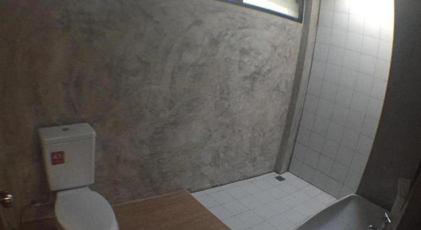 Bathroom 4, Hotel Golf 19, Takhli