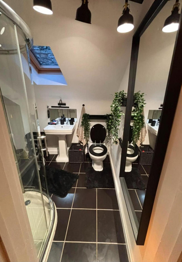 Bathroom 4, Cliff View Cottage Matlock Bath, Derbyshire
