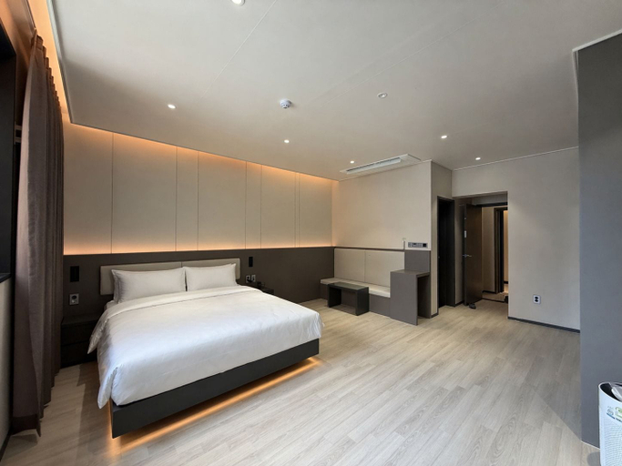 Room 3, Hotel RIL, Gwangsan