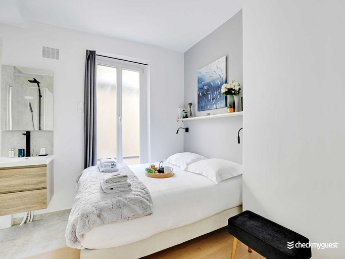 Bedroom, Elegant apartment - 1BR/4P - Les Batignolles, Paris