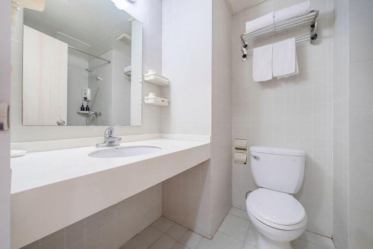 Bathroom 4, Jinjiang Inn Xiaoshan International Airport, Hangzhou