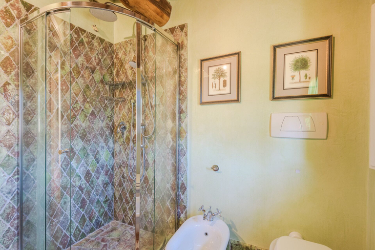 Room 5, Casa Battisti in Lucca, Lucca