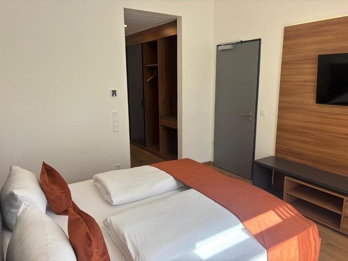 Bedroom 3, sevenDays Hotel BoardingHouse, Heidelberg