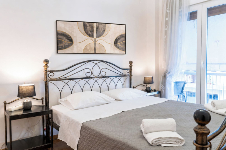 Room 3, Acropolis Classic Apartment, Attica