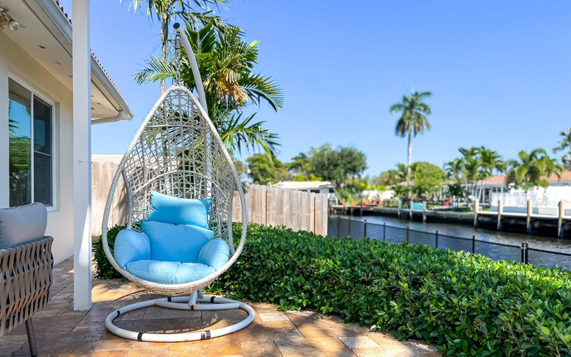 Interior 3, Dockside Daydreams, Cozy, Canal Front With Pool, Broward