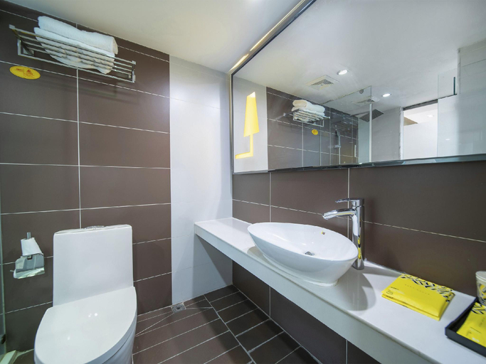 Bathroom 3, IU Hotel Langzhong Ancient City Scenic Spot, Nanchong