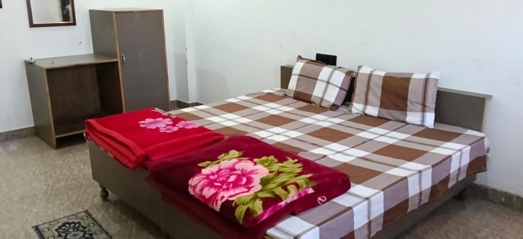Room 3, Mumukshu Bhawan, Varanasi