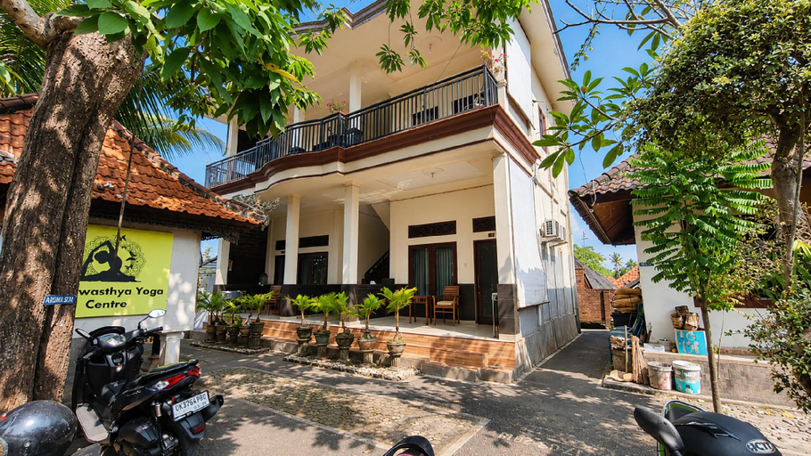 Exterior & Views