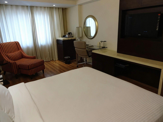 Bedroom 5, Hotel Savera, Chennai