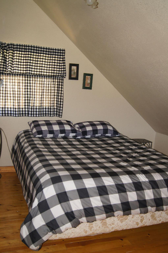 Bedroom 2, Elk Haven Vacation Cabins, Custer