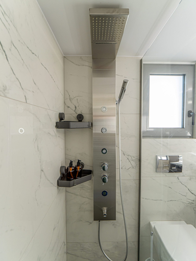 Bathroom 5, Nuvion, Attica