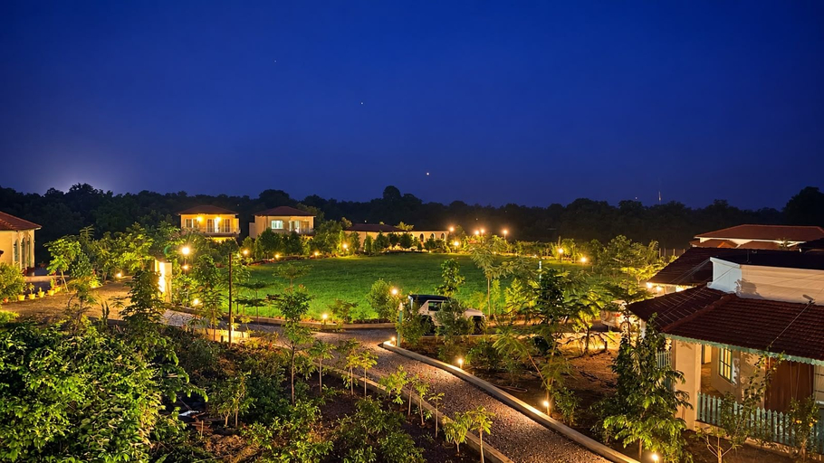 Pool 4, Gajantara Resort, Seoni