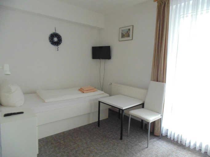 Others 4, Hotel Seehaus, Lippe