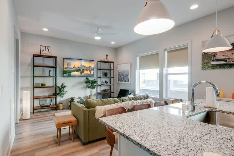 Others 3, East Nash Lux - 13 Beds & City Views, Davidson