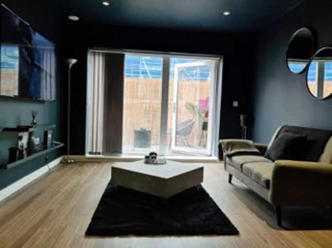 Living area, Cozy London Apartment With Great Views, London
