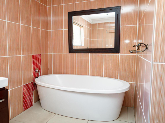 Bathroom, Sleep in Beauty Guesthouse, Amajuba