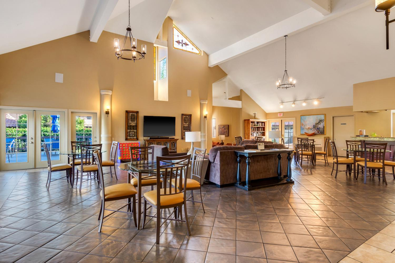 Food & Drinks 5, The Oasis Resort, Riverside