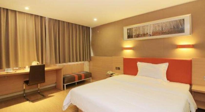 Bedroom 3, 7 Days Premium Zhuhai Gongbei Light Railway Branch, Zhuhai
