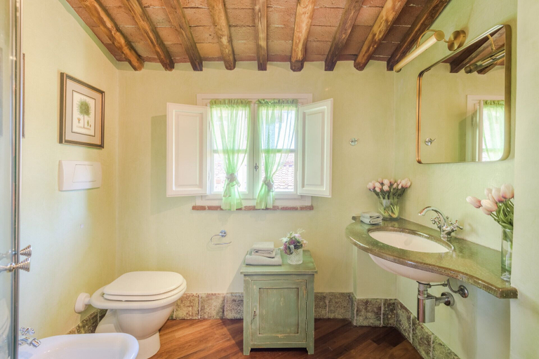 Room 4, Casa Battisti in Lucca, Lucca