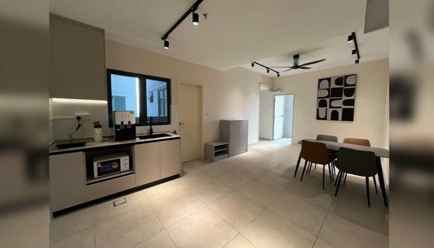 Room 5, OYO O Meta City Residences, Seri Kembangan