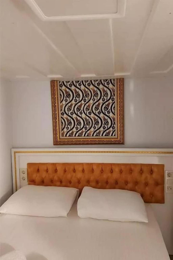 Room 2, BUDAKZADE KONAĞI 1841, Karşıyaka