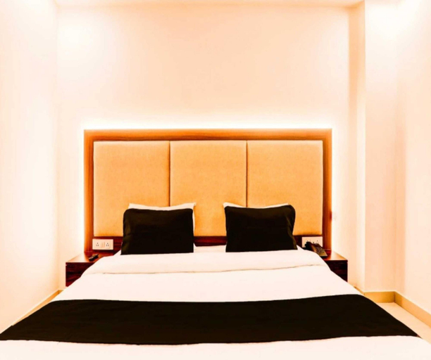 Room 4, Classic Metro Lucknow, Lucknow