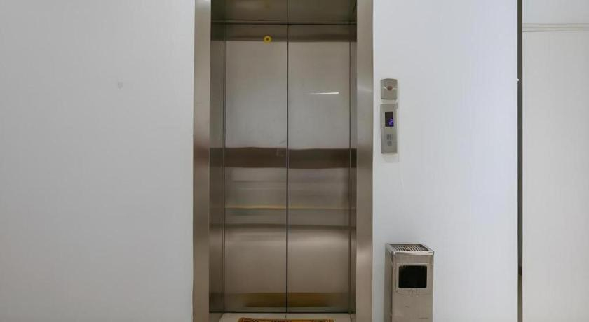 Others 5, Shell Xinxiang Weibin District Railway Station Department Store Hotel, Xinxiang