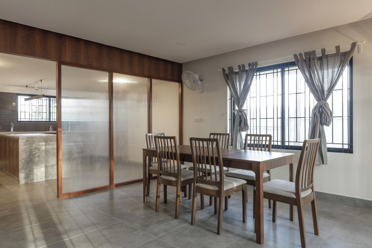Dining room, Grandeur 5bhk Villatheatre Hennurmanyata, Bangalore