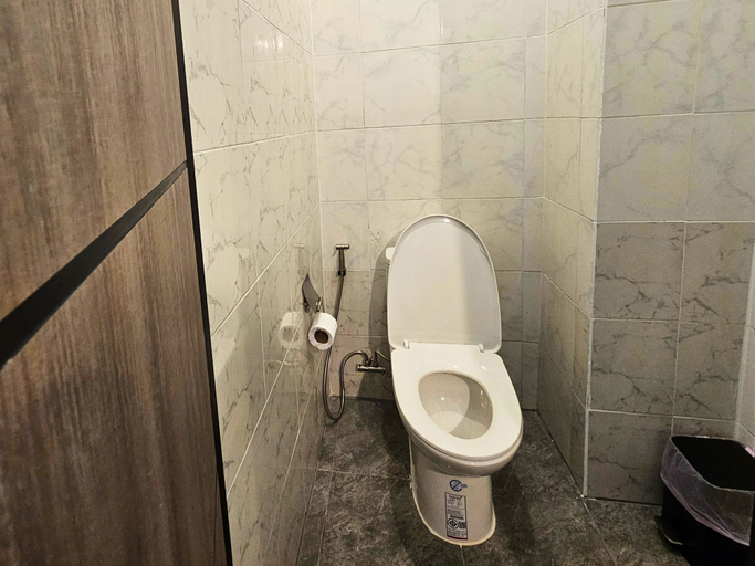Bathroom 2, Ubuntu Live Boutique Hostel & Rooms, Phuket Island