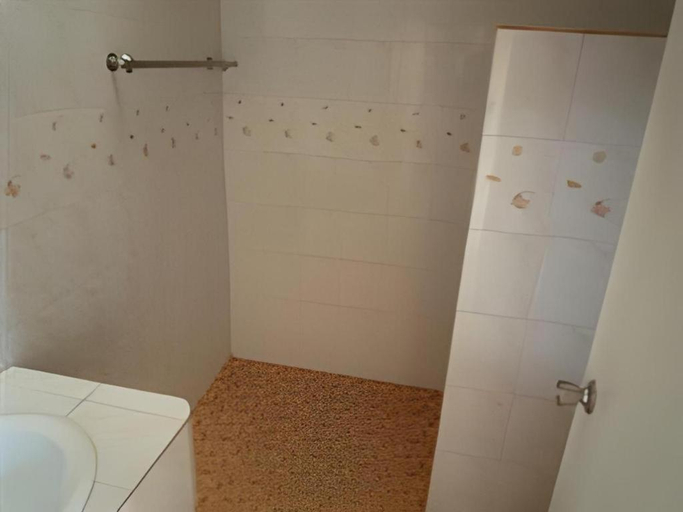 Bathroom 3, Mekwilai Hotel, Muang Tak