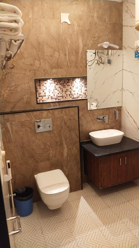 Bathroom 4, Hotel Highway Memories, Jaipur