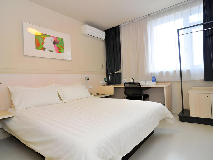 Bedroom 3, Jinjiang Inn, Qingdao