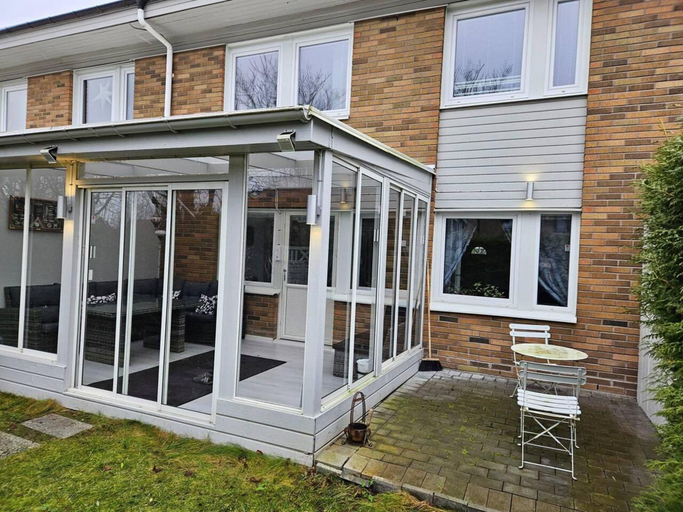 Outdoor dining 5, 3Br House, Sleeps 7 With Balcony-garden-bbq-freep, Malmö