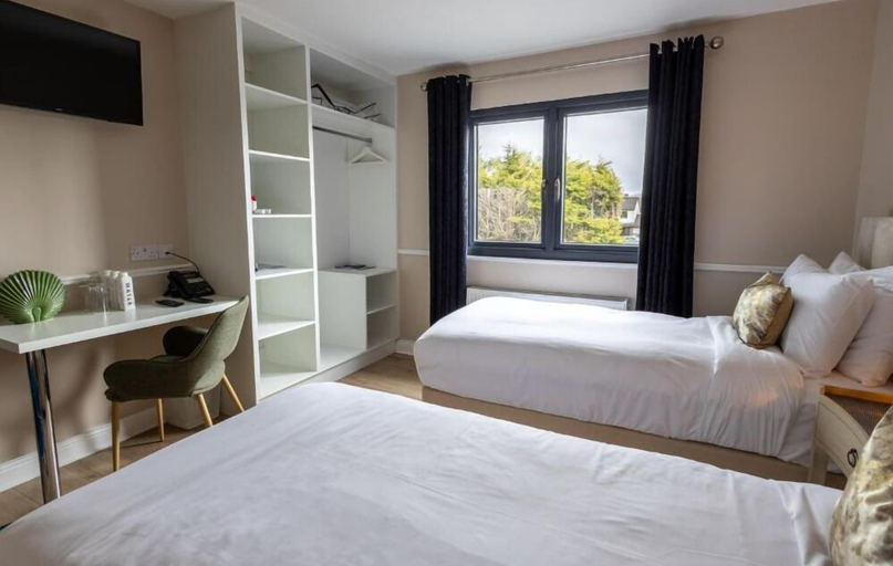 Room 5, Tigh Mary Donals Bar & Rooms at Whitegates