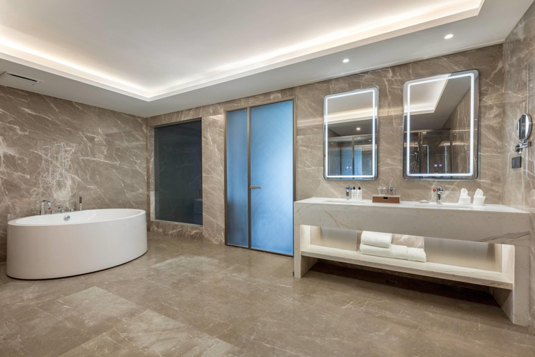 Bathroom 5, Days Hotel by Wyndham Suixian Shennong, Suizhou Shi