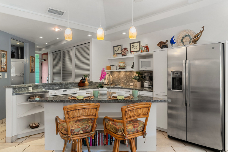 Interior 5, Perfect for a Romantic Getaway for Two, Exclusive Beach Cabana-maui Eldorado J215, Maui